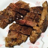 ハーブソルトの牛肉ステーキ